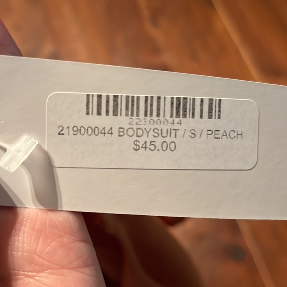 BNWT Small Peach Bodysuit - Picture 4 of 4